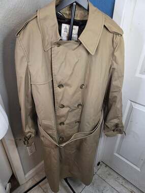 Vintage London Fog Maincoats Trench Coat Mens 46 Long Tan Double Breasted Belted